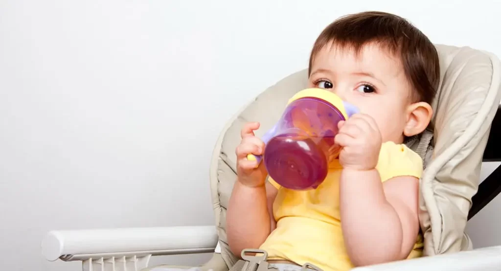 Como Usar o Copinho na Alimentação de Bebês